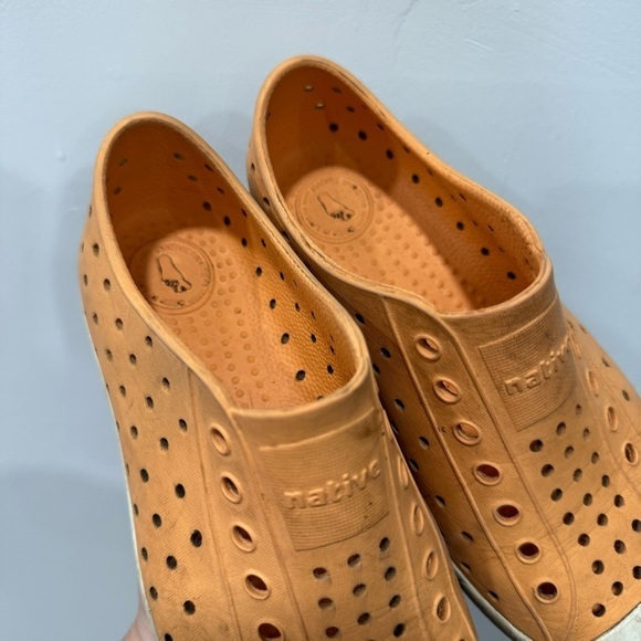 Native Kids Slip-On Rubber Shoes Orange Size 1 - Picture 4 of 7